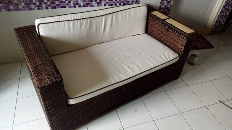 Lihat Bagaimana Lelaki Ini Baikpulih Sofa Rosak Menjadi Sebuah Perabot Baru Dengan Multi-Fungsi