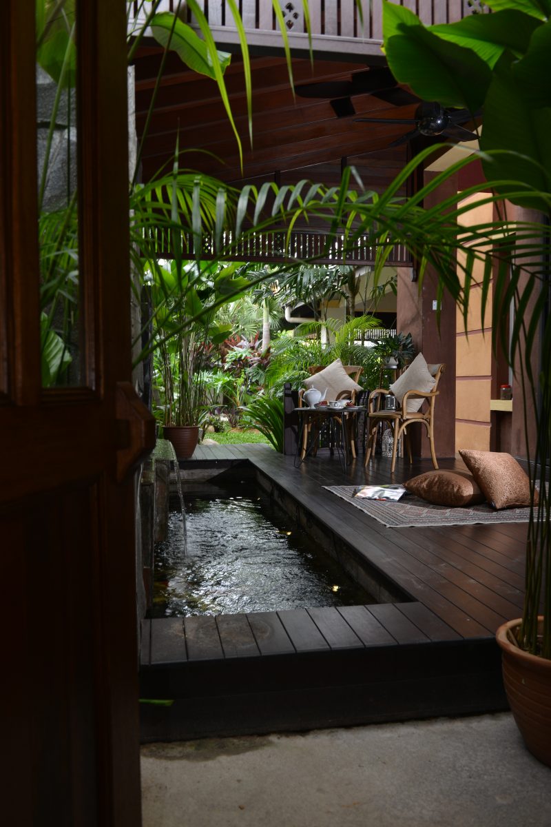 Pemilik Make Over Laman Guna Struktur Kayu Cengal Terus Rumah Cantik Macam Resort