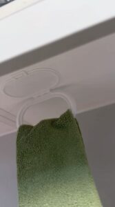 Jangan Buang Penutup Tisu Basah, DIY Mudah Penyangkut Tuala Dapur !