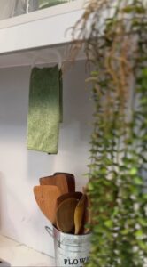 Jangan Buang Penutup Tisu Basah, DIY Mudah Penyangkut Tuala Dapur !