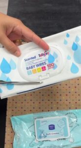 Jangan Buang Penutup Tisu Basah, DIY Mudah Penyangkut Tuala Dapur !